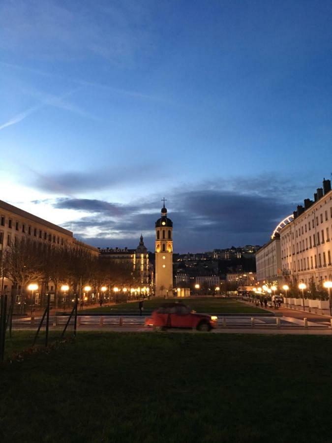 Mon Appart A Villon-Monplaisir Лион Экстерьер фото